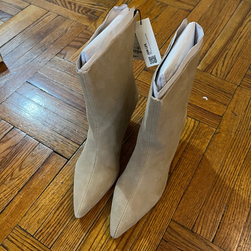 Cowboy boots Zara. Brand new. Leather